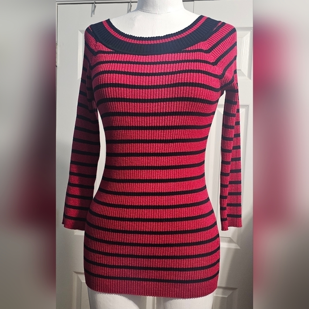 Women's Cable & Gauge Black/Red Striped Sweater Size Small